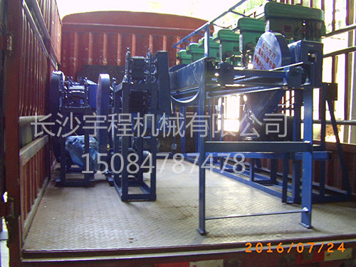 鉆孔機(jī)破竹機(jī)定寬破篾機(jī)發(fā)貨圖片 鉆孔機(jī)破竹機(jī)定寬破篾機(jī)發(fā)貨圖片